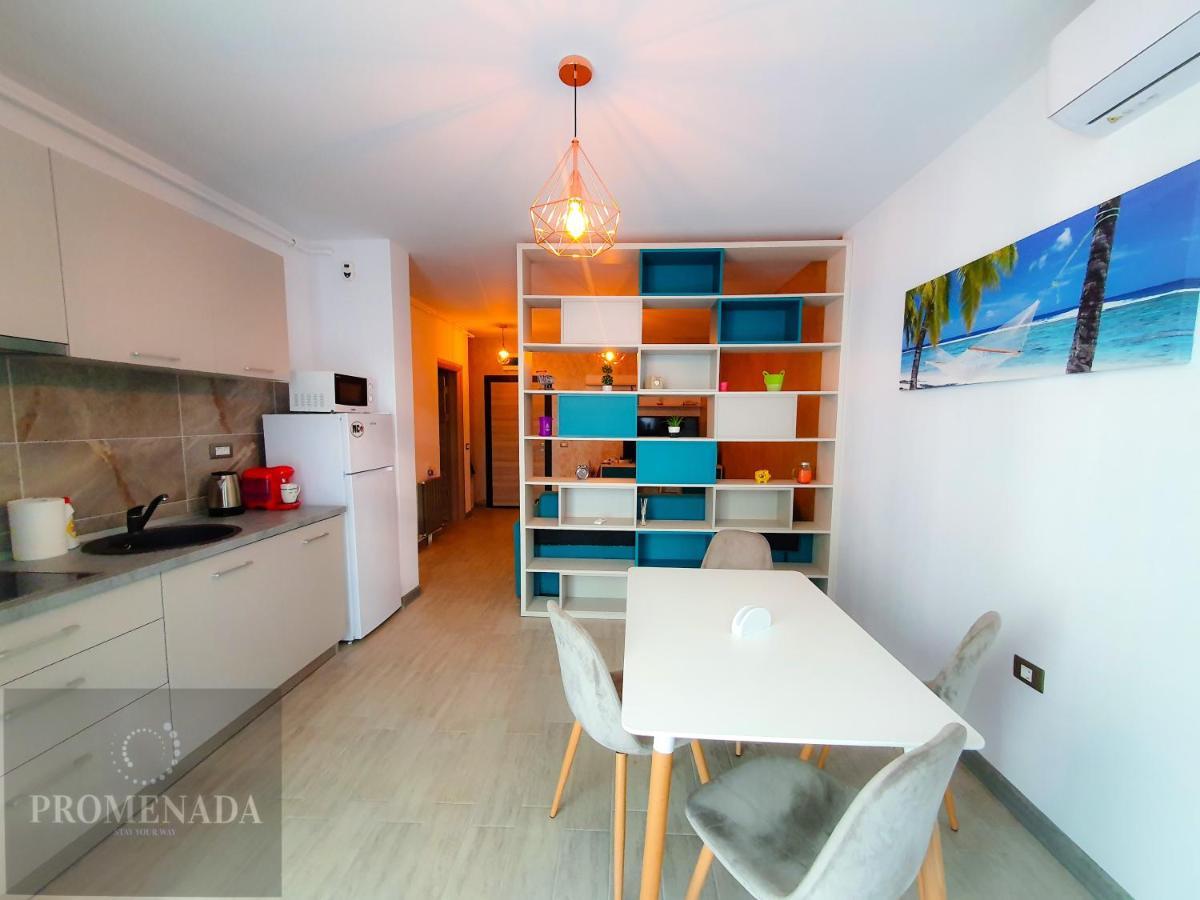 Sunrise Aparthotel Pool & Spa Mamaia Nord นาโวดาริ ภายนอก รูปภาพ