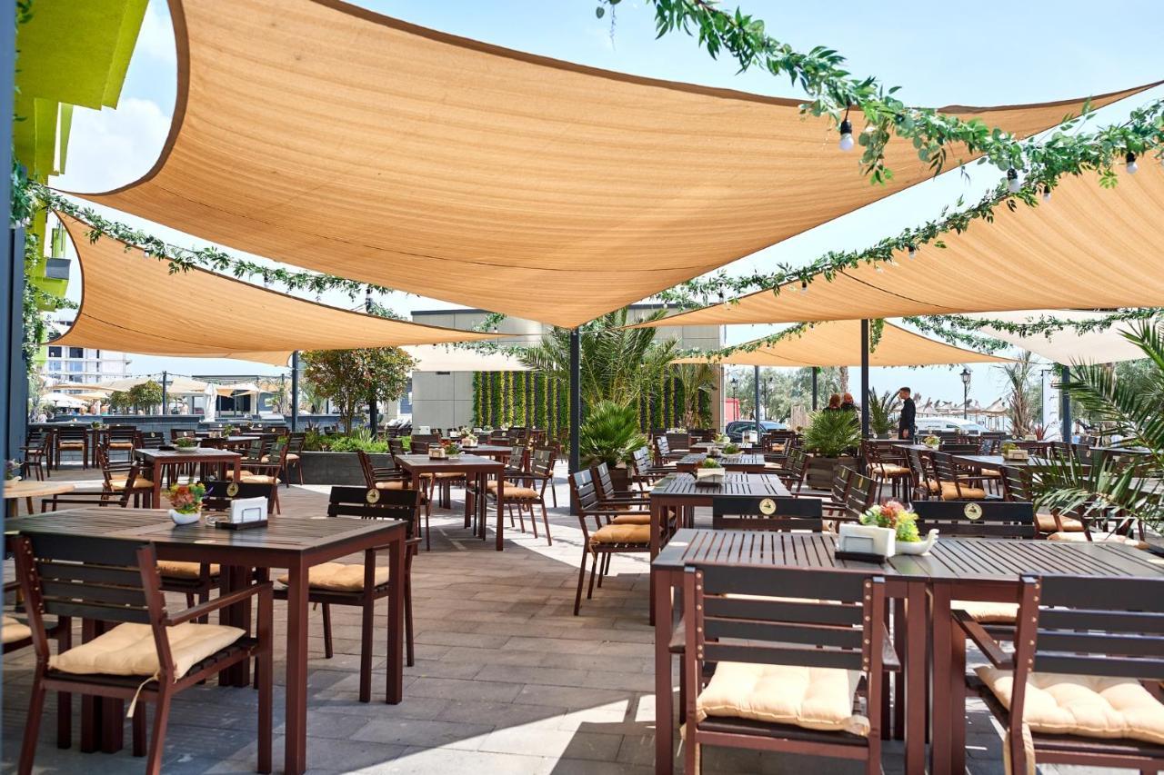 Sunrise Aparthotel Pool & Spa Mamaia Nord นาโวดาริ ภายนอก รูปภาพ